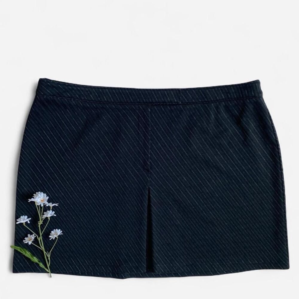 Y2K black pinstripe mini skirt